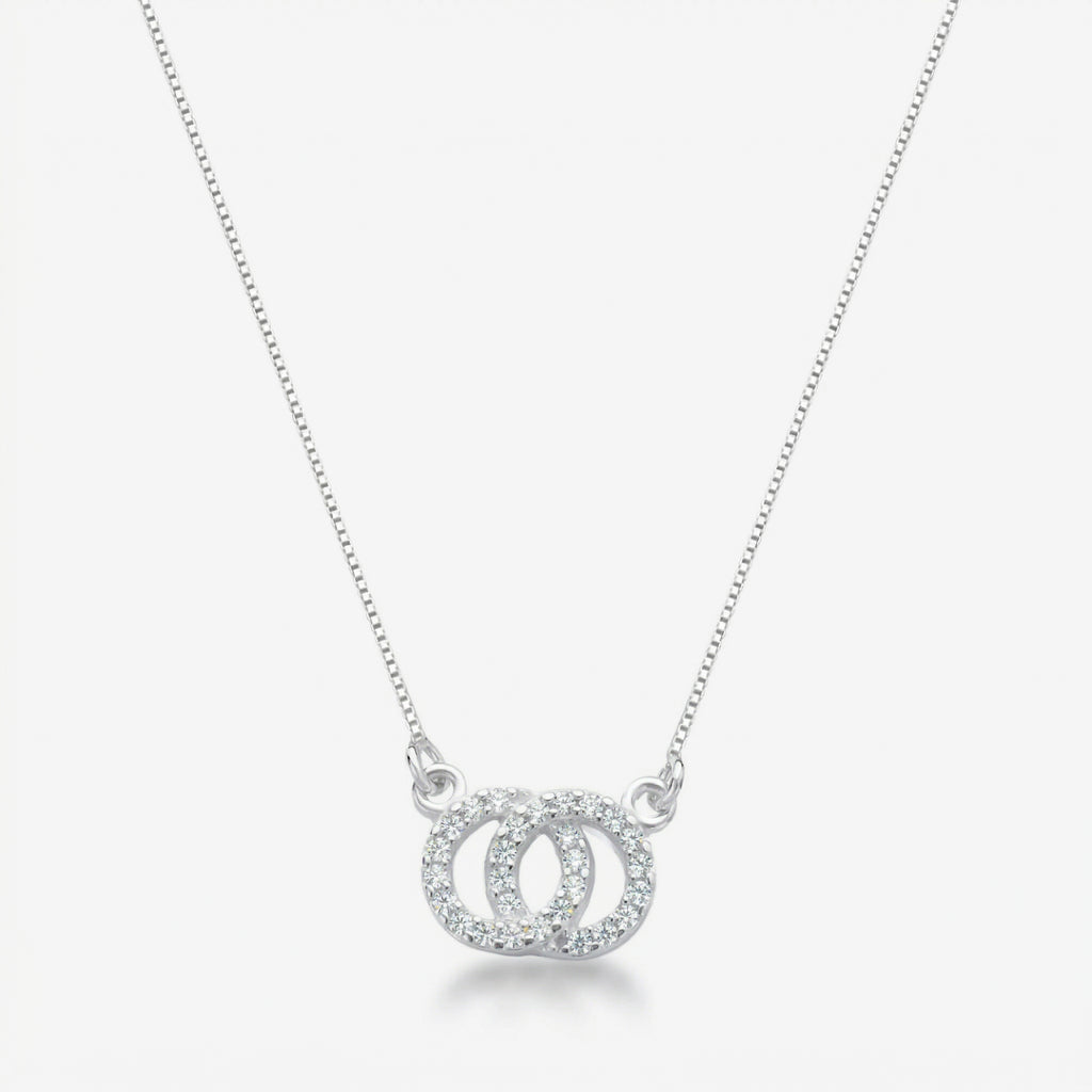 Colar Elan em prata 925 com pingente de argolas entrelaçadas cravejadas em zircônia e corrente veneziana V12 diamantada, vista completa