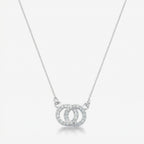 Colar Elan em prata 925 com pingente de argolas entrelaçadas cravejadas em zircônia e corrente veneziana V12 diamantada, vista completa