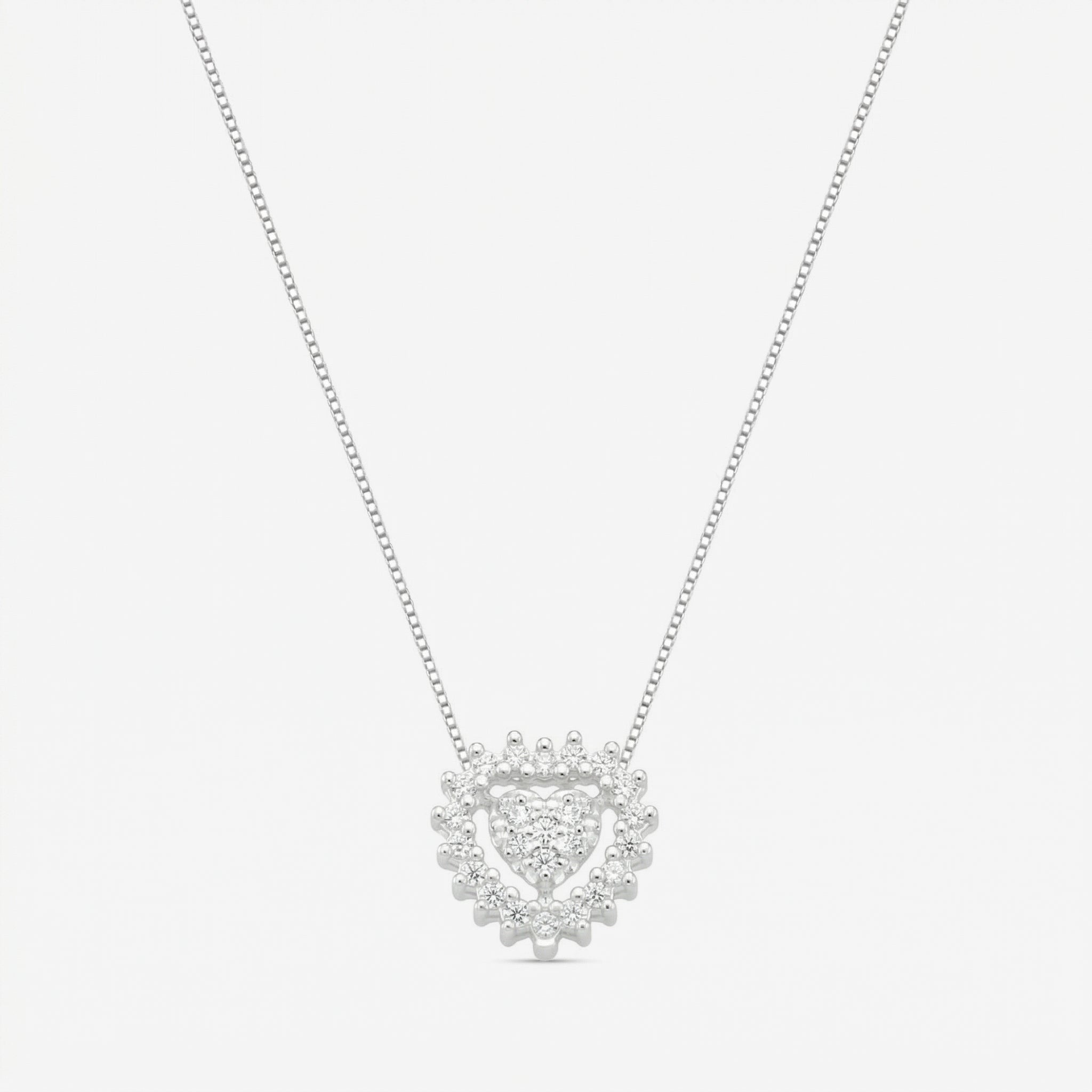 Colar Halo em prata 925 com pingente coração duplo cravejado em zircônia e corrente veneziana V12 diamantada, vista completa