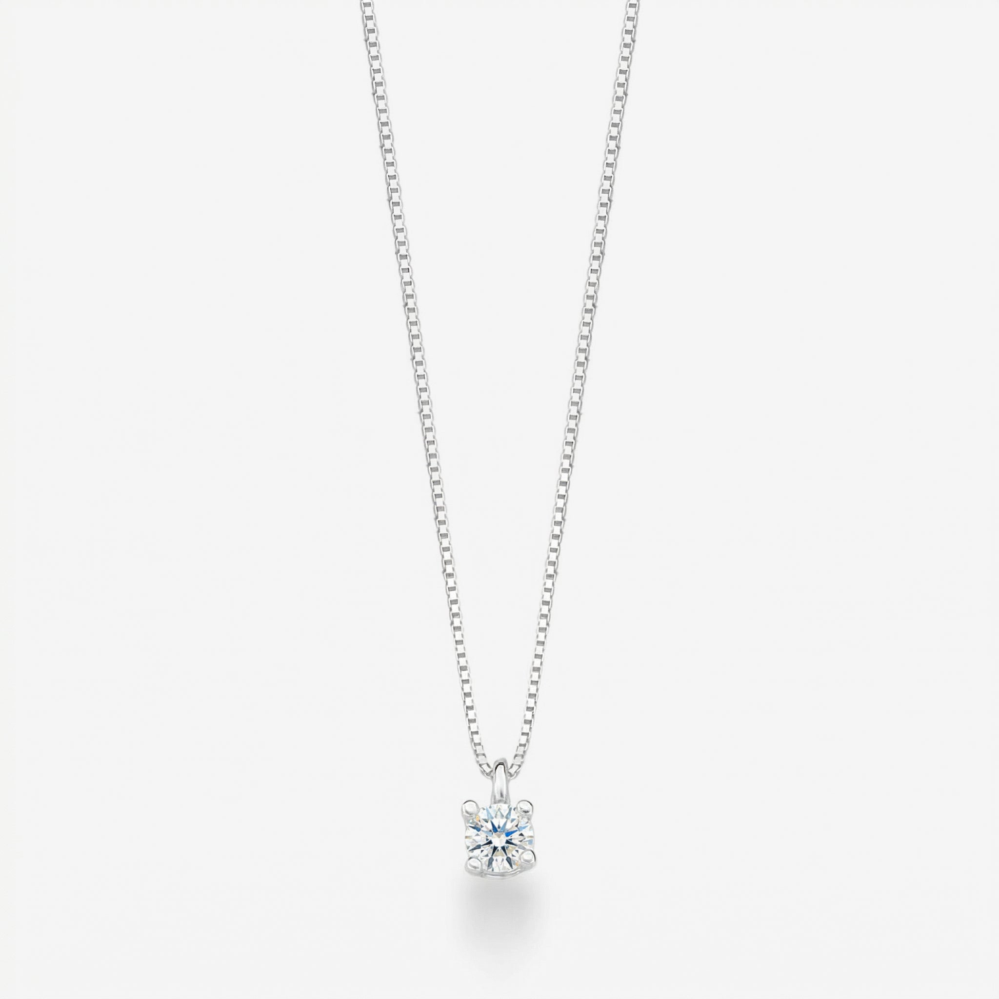 Colar Solei em prata 925 com pingente solitário de zircônia em quatro garras e corrente veneziana V12 diamantada, vista completa