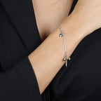 Pulseira Prateada Lisa com 3 Pingentes de Coração - Galeria