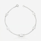 Pulseira Kali em prata 925 com cinco medalhas circulares lisas, corrente elo português 040 e fecho boia com extensor regulável, vista superior